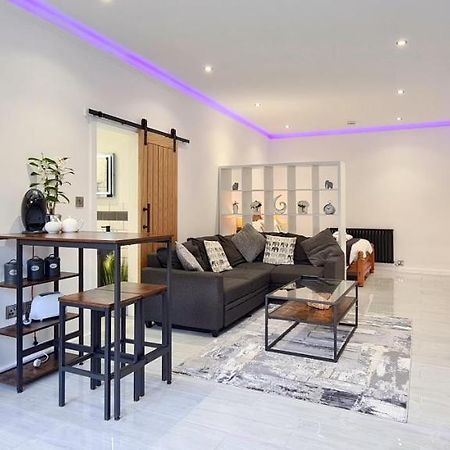 The Studio, Luxury Modern Apartment In The South Hams, Stunning Walks On The Doorstep, A 20 Minute Drive To The Beautiful Sandy Beaches, Quiet Courtyard Setting, Shops, Bars And Restaurants A Short Walk Away! Ivybridge Luaran gambar