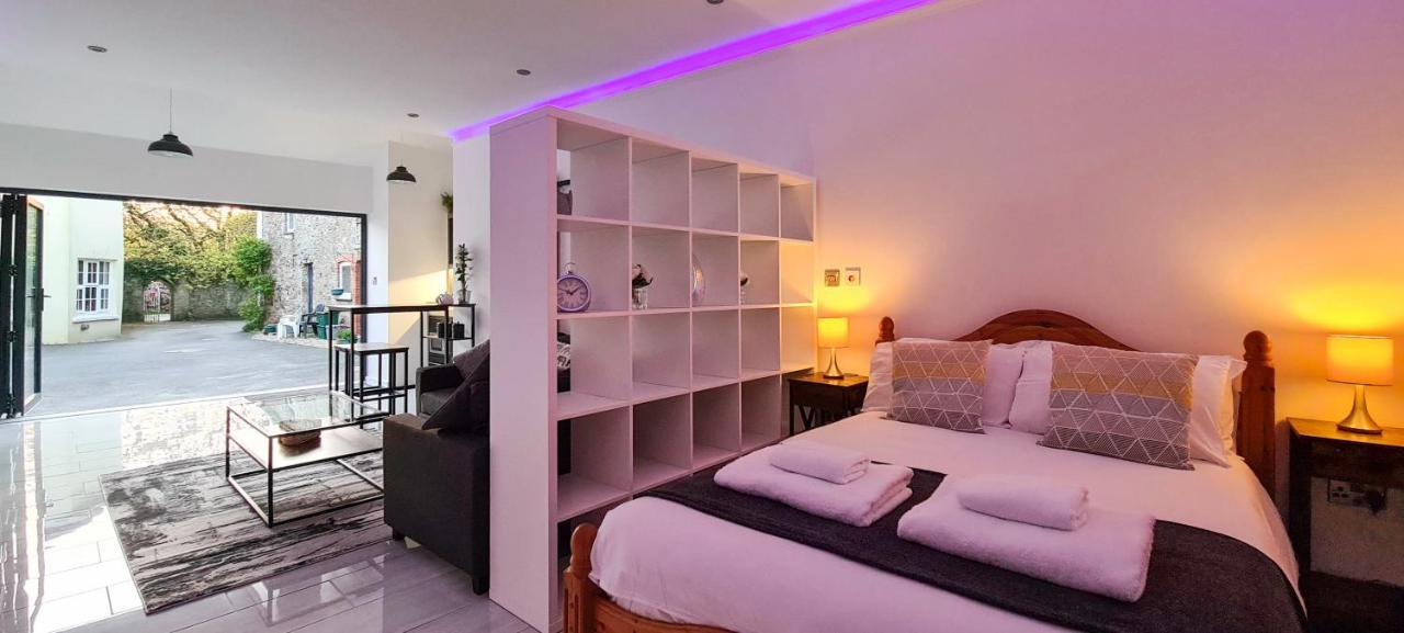 The Studio, Luxury Modern Apartment In The South Hams, Stunning Walks On The Doorstep, A 20 Minute Drive To The Beautiful Sandy Beaches, Quiet Courtyard Setting, Shops, Bars And Restaurants A Short Walk Away! Ivybridge Luaran gambar