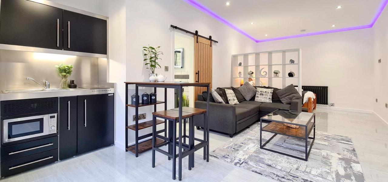 The Studio, Luxury Modern Apartment In The South Hams, Stunning Walks On The Doorstep, A 20 Minute Drive To The Beautiful Sandy Beaches, Quiet Courtyard Setting, Shops, Bars And Restaurants A Short Walk Away! Ivybridge Luaran gambar