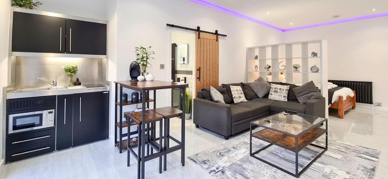 The Studio, Luxury Modern Apartment In The South Hams, Stunning Walks On The Doorstep, A 20 Minute Drive To The Beautiful Sandy Beaches, Quiet Courtyard Setting, Shops, Bars And Restaurants A Short Walk Away! Ivybridge Luaran gambar