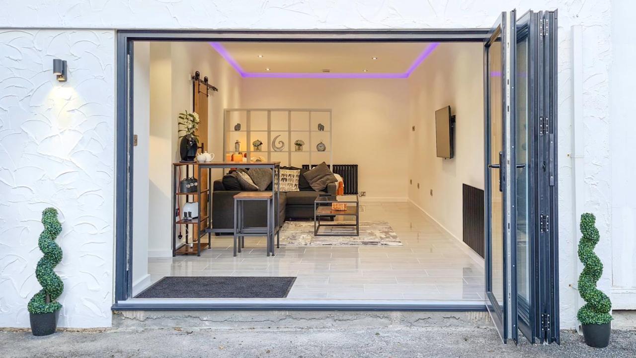 The Studio, Luxury Modern Apartment In The South Hams, Stunning Walks On The Doorstep, A 20 Minute Drive To The Beautiful Sandy Beaches, Quiet Courtyard Setting, Shops, Bars And Restaurants A Short Walk Away! Ivybridge Luaran gambar