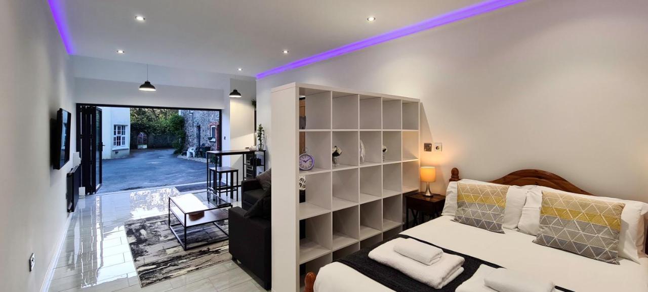 The Studio, Luxury Modern Apartment In The South Hams, Stunning Walks On The Doorstep, A 20 Minute Drive To The Beautiful Sandy Beaches, Quiet Courtyard Setting, Shops, Bars And Restaurants A Short Walk Away! Ivybridge Luaran gambar