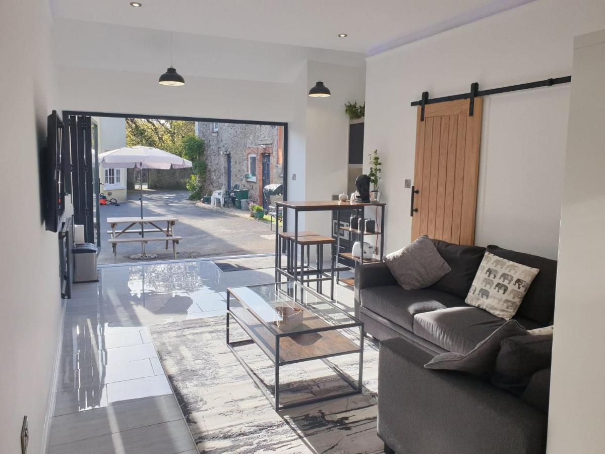 The Studio, Luxury Modern Apartment In The South Hams, Stunning Walks On The Doorstep, A 20 Minute Drive To The Beautiful Sandy Beaches, Quiet Courtyard Setting, Shops, Bars And Restaurants A Short Walk Away! Ivybridge Luaran gambar